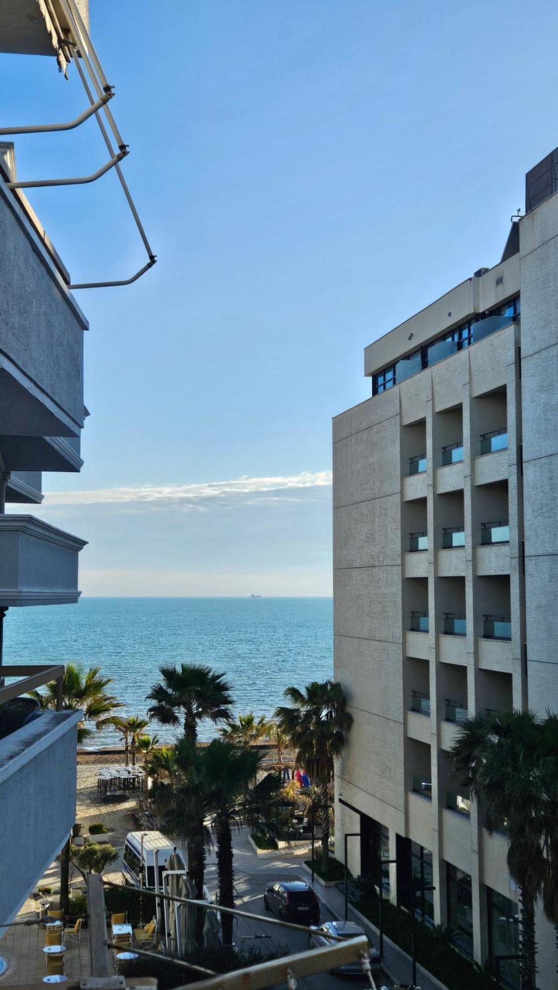 Sea View Apartament. Luxury Area In Durres Beach. Appartement Buitenkant foto