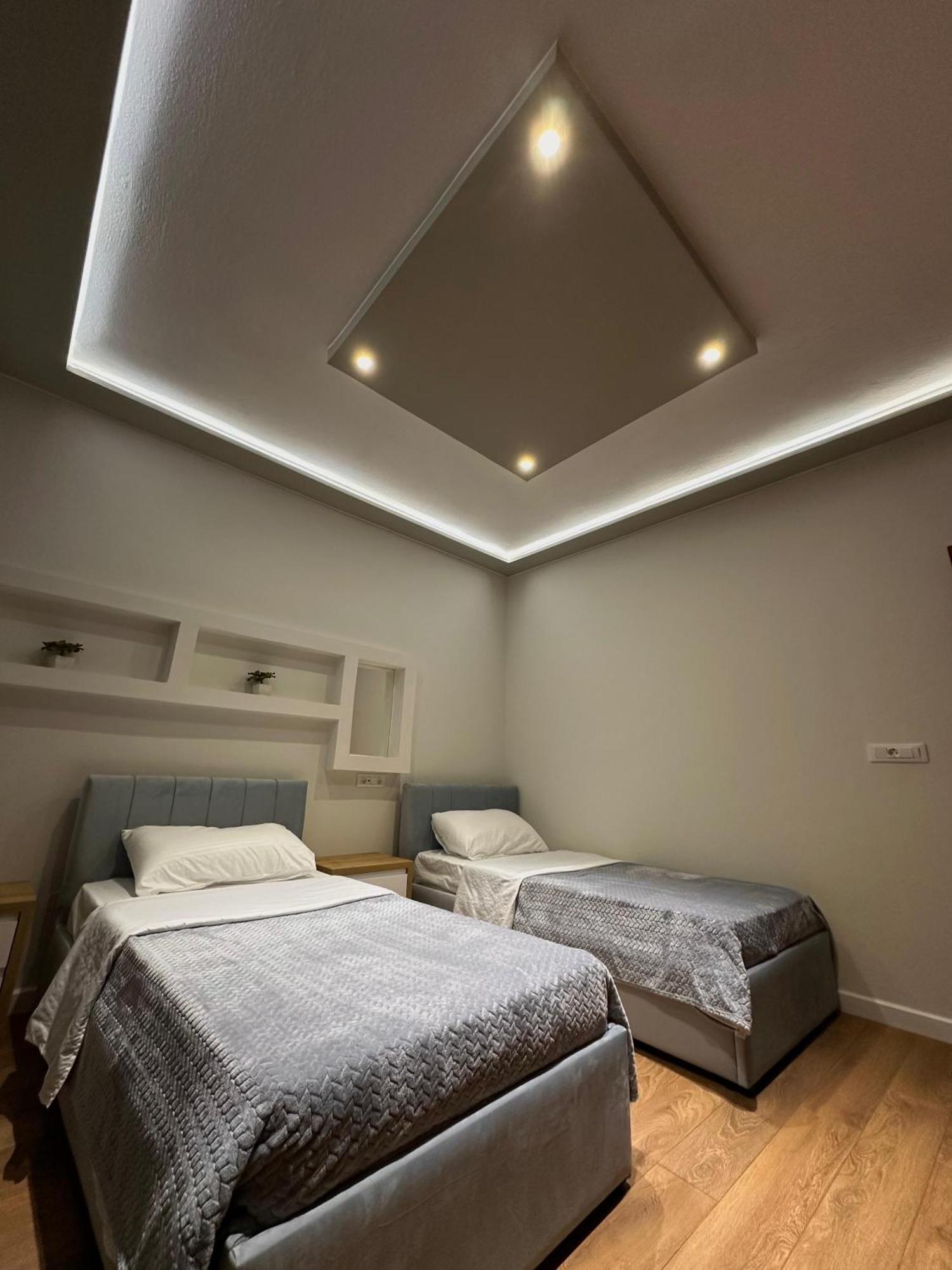 Sea View Apartament. Luxury Area In Durres Beach. Appartement Buitenkant foto