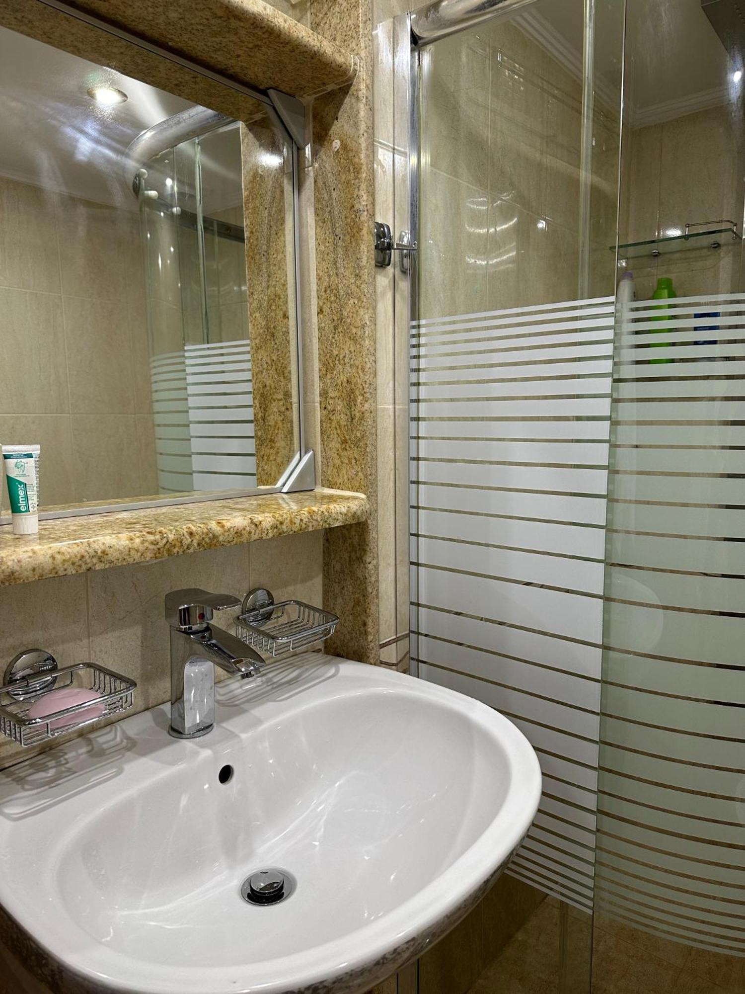 Sea View Apartament. Luxury Area In Durres Beach. Appartement Buitenkant foto